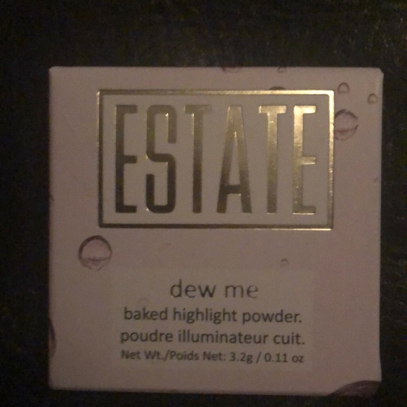 Makeup - Picture 2 of 6